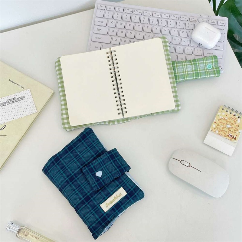 Grüner, weißer Gingham-Stoffbe – Stationery Books Bewertung und Preis