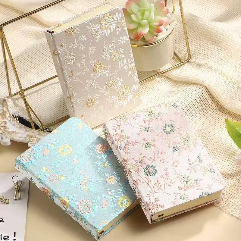 A6 Chinesisches Blumen-Brokat- – Vintage Leather Journal Notebook Bewertung und Preis